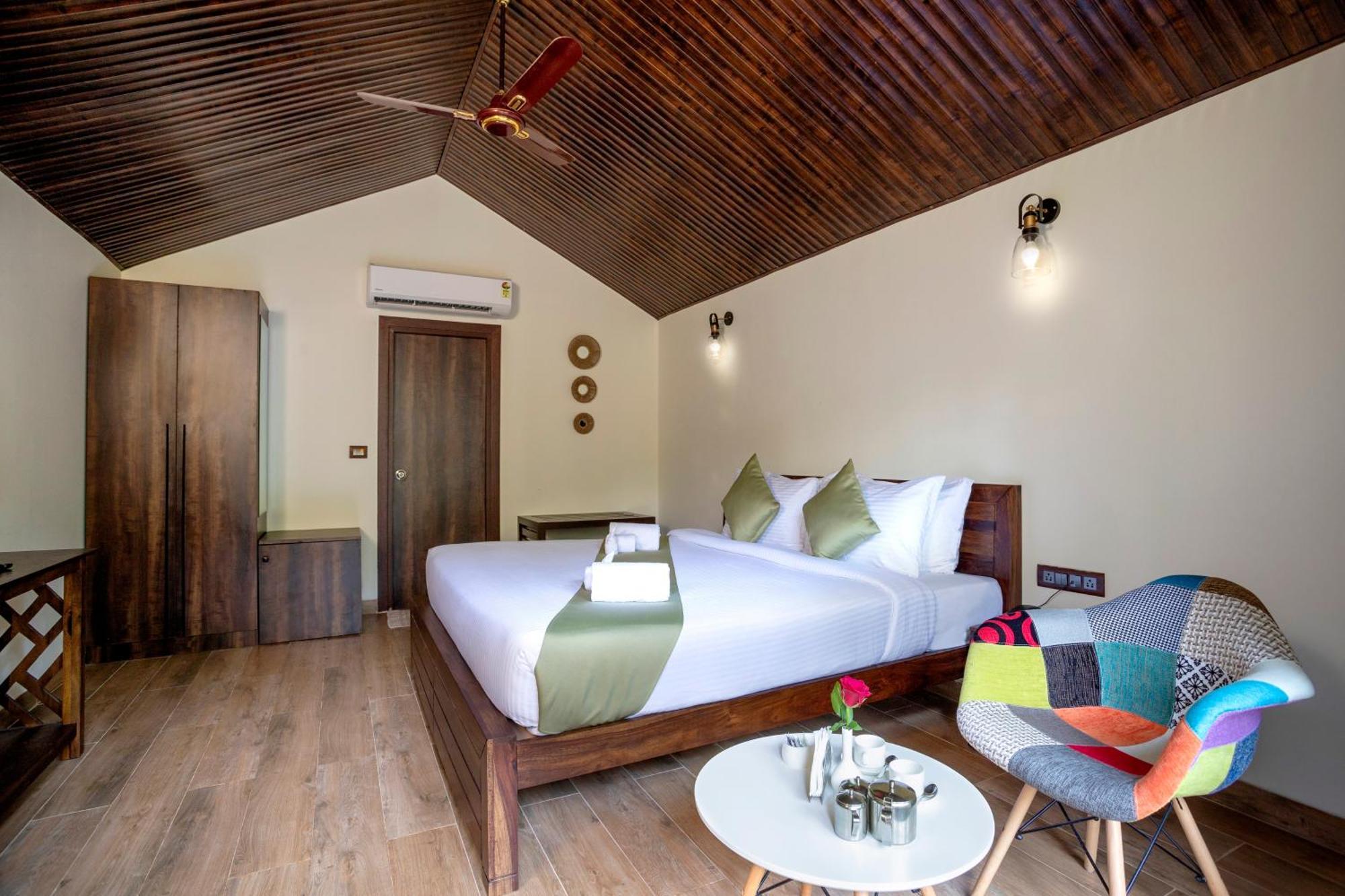 Hotel Stone Wood Premier Gokarna Gokarna  Exterior foto