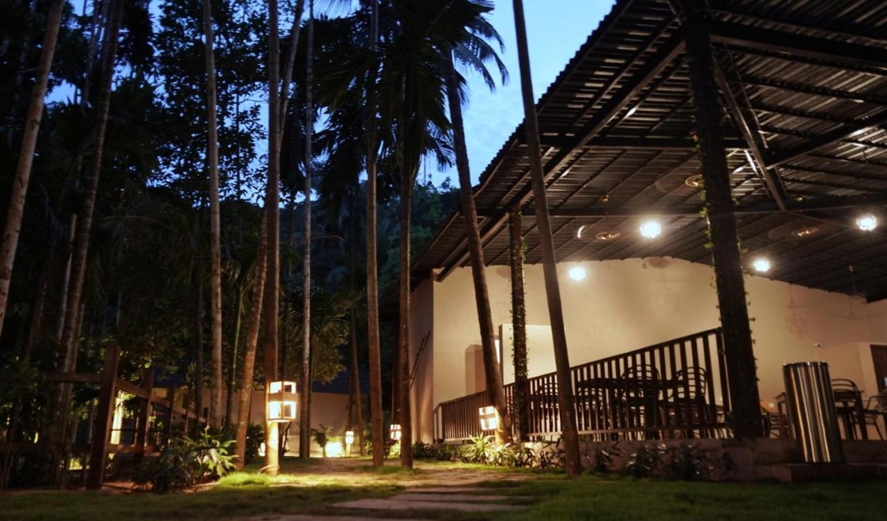 Hotel Stone Wood Premier Gokarna Gokarna  Exterior foto